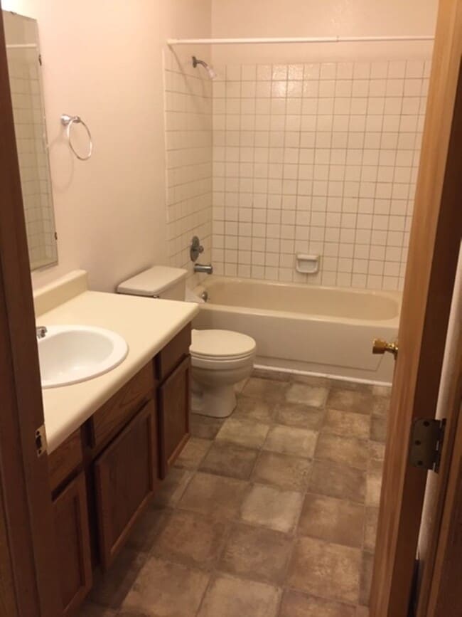 property at 1931 Marthas Vineyard Cir