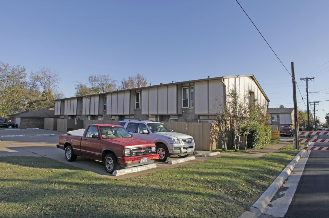 719 Center St in Arlington, TX - Foto de edificio