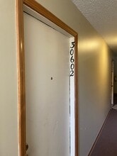 30602 Oakridge Manor Dr, Unit Oakridge Manor in Roseville, MI - Building Photo - Building Photo