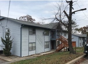 Cedar Crest Apartments in Tahlequah, OK - Foto de edificio - Other