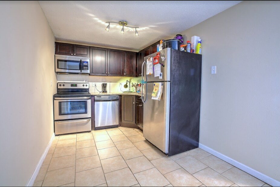 4049 W Pine Blvd in St. Louis, MO - Building Photo