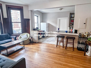 1066 Commonwealth Ave, Unit 24 in Boston, MA - Building Photo - Building Photo
