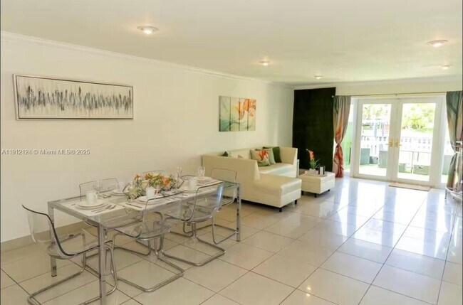 1949 NE 123rd St in North Miami, FL - Building Photo - Building Photo