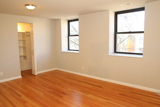 Soulard Apartments in St. Louis, MO - Building Photo - Interior Photo