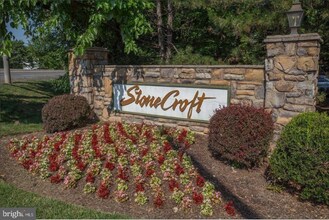 13058 Autumn Woods Way in Fairfax, VA - Building Photo - Building Photo