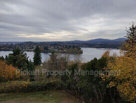 3340 Narrows View Ln NE in Bremerton, WA - Building Photo