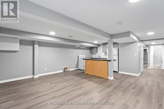 25 A College Crescent in Barrie, ON - Building Photo - Building Photo