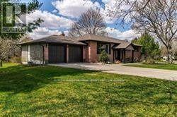 10 Cutting Crescent in King City, ON - Building Photo - Building Photo