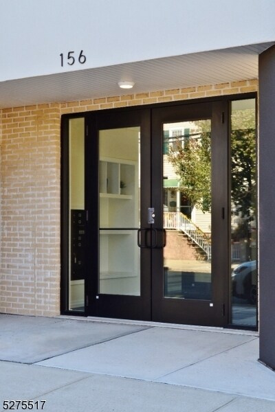 156 Avenue F, Unit 306 in Bayonne, NJ - Building Photo - Building Photo