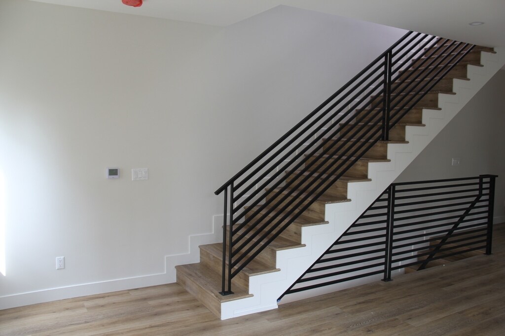 14539 Weddington St in Los Angeles, CA - Building Photo