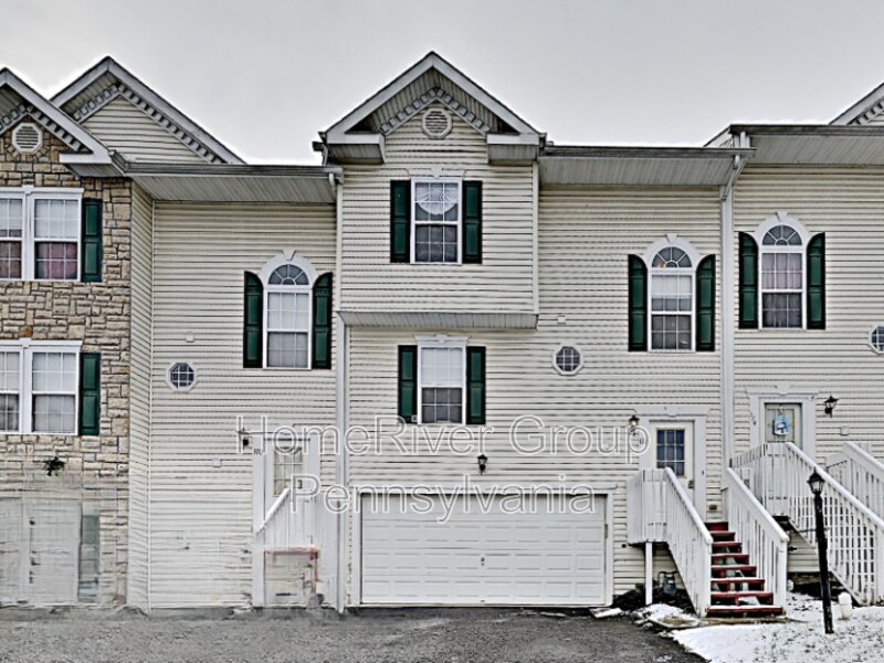 172 Mountain Dr in Carnegie, PA - Building Photo