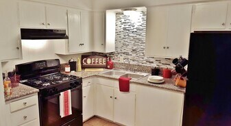 The Oasis Apartments in Denton, TX - Building Photo