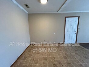 710 E Bain St in Ozark, MO - Building Photo - Building Photo