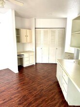 7901 Cambridge St in Houston, TX - Foto de edificio - Building Photo