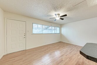 2404 Longview St in Austin, TX - Building Photo - Building Photo