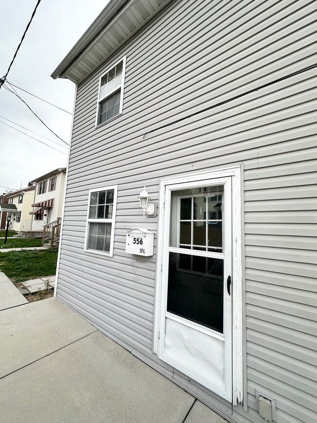 556 Locust St in Hanover, PA - Building Photo - Building Photo