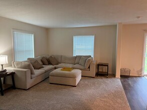 63561 S Olive Rd in Coos Bay, OR - Building Photo - Building Photo