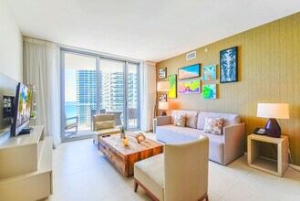 4111 S Ocean Dr in Hollywood, FL - Building Photo - Building Photo