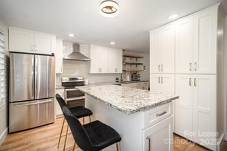 4611 Hedgemore Dr in Charlotte, NC - Building Photo - Building Photo