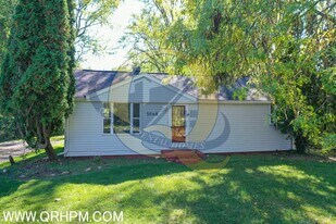 5068 Roberts Dr in Flint, MI - Building Photo