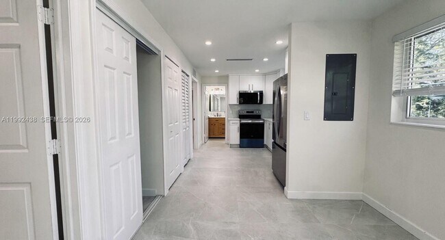 8440 SW 107th St in Miami, FL - Foto de edificio - Building Photo