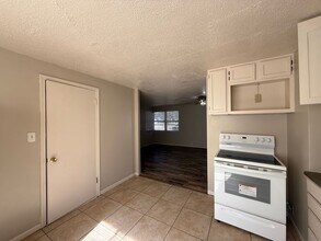 1809 E Bayley St in Wichita, KS - Building Photo - Building Photo