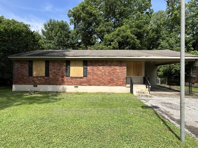 property at 3531 Gowan Dr