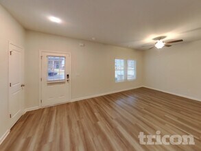 100 Heard Ln in Covington, GA - Foto de edificio - Building Photo