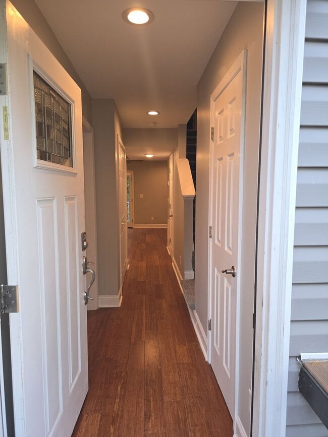 1840 Village Lake Dr in Charlotte, NC - Building Photo - Building Photo