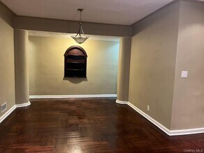1270 White Plains Rd in Bronx, NY - Building Photo - Building Photo