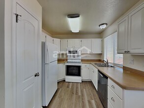 5998 4050 W St in Roy, UT - Building Photo - Building Photo