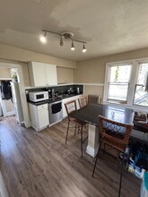 6403 W Fairview Ave-Unit -6405 in Milwaukee, WI - Building Photo - Building Photo