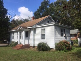 111 Williamsburg Ave in Williamsburg, VA - Building Photo