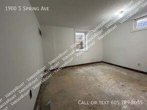 1900 S Spring Ave in Sioux Falls, SD - Building Photo - Building Photo