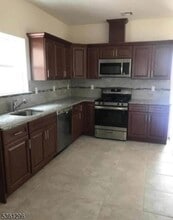 414 Livingston St in Elizabeth, NJ - Building Photo - Building Photo