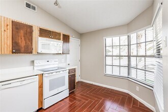 1830 Hallcrest Dr in Deltona, FL - Building Photo - Building Photo