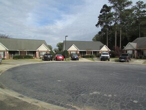 121 Timberwood Rd in Greenwood, SC - Building Photo - Building Photo