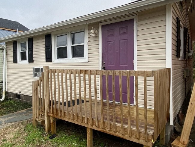 property at 826 Hanover St