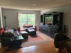 12208 Wye Oak Commons Cir in Burke, VA - Building Photo - Building Photo