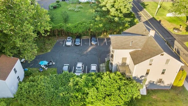 22 Winthrop St, Unit 5 in Tariffville, CT - Building Photo - Building Photo