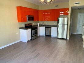 718 N 15th St in Philadelphia, PA - Building Photo