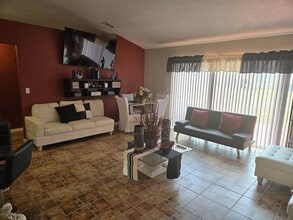 672 Basingstoke Ct in Kissimmee, FL - Building Photo - Building Photo