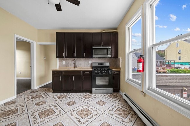 162-166 Manchester Avenue, 4 Second Floor