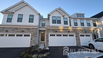 85 Mustang Dr in Englishtown, NJ - Building Photo