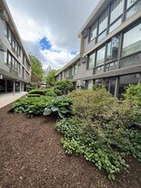 1044 Ontario St in Oak Park, IL - Building Photo