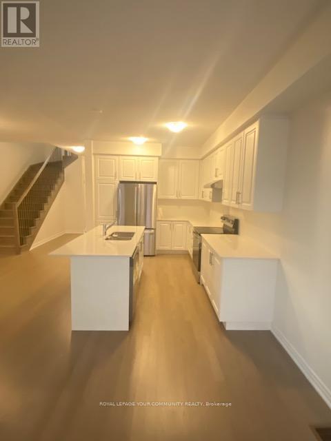 92 Phoenix Blvd in Barrie, ON - Building Photo - Building Photo