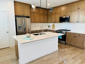 2879 E Teaberry Dr in Clovis, CA - Building Photo