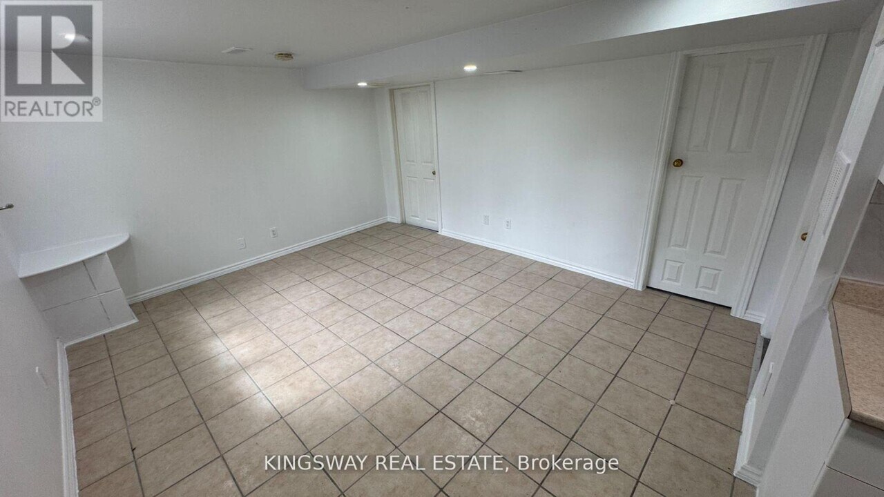 65 Park Crescent in Richmond Hill, ON - Building Photo