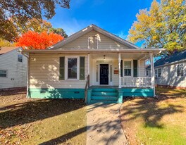 142 Windsor Ave in Colonial Heights, VA - Building Photo