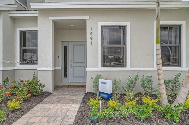 409 NE 12th St in Florida City, FL - Building Photo - Building Photo